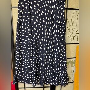 Super cute soft polka dots, nice flow